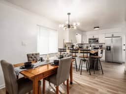The House of Cards - Beautiful Home in Columb