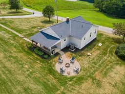 Sugar Grove Farmhouse - Hocking Hills! - Hot Tub!