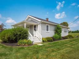Sugar Grove Farmhouse - Hocking Hills! - Hot Tub!