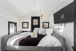 The Caboose + Pickleball, Hot Tub, Priva