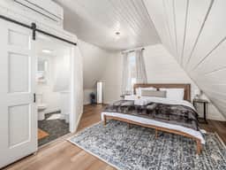 The Nest: Pickleball Court, Hot Tub, Hiking