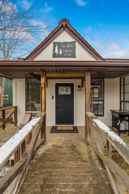 White Lantern Cabin: Pickleball &