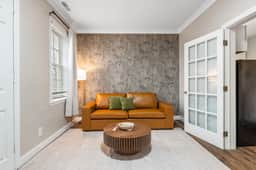 Nightingale Cottage - Near NCH!