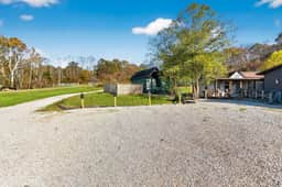 Valley View Cabins: Pickleball, Hot tubs, Tra
