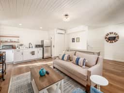 Valley View Cabins: Pickleball, Hot tubs, Tra