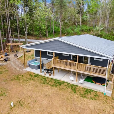 Hidden Hills Haven - Hot Tub, Fire Pit, Pool