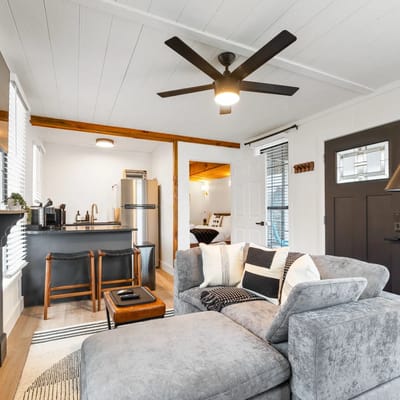 White Lantern Cabin: Pickleball &