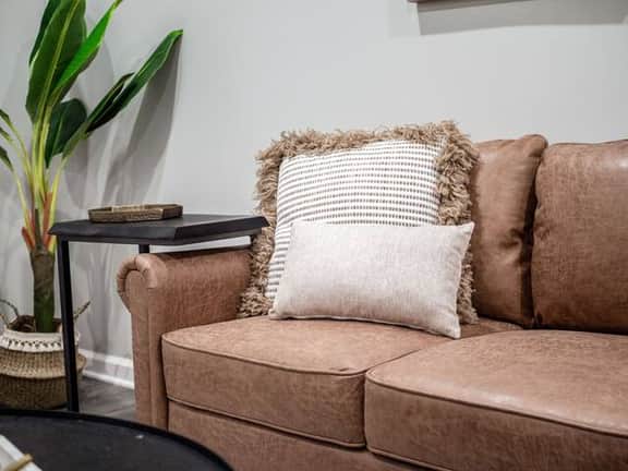 5BR Boho Home with Free Parking