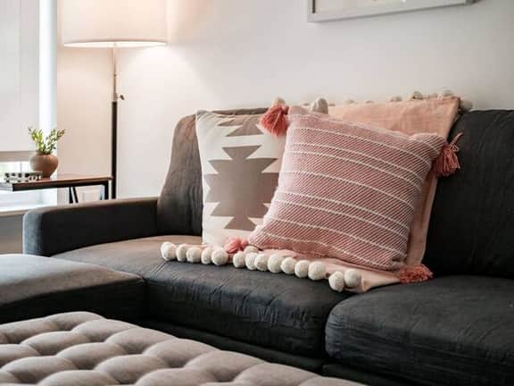 Pretty Pink & Gray 1BR Suite in Heart of Col