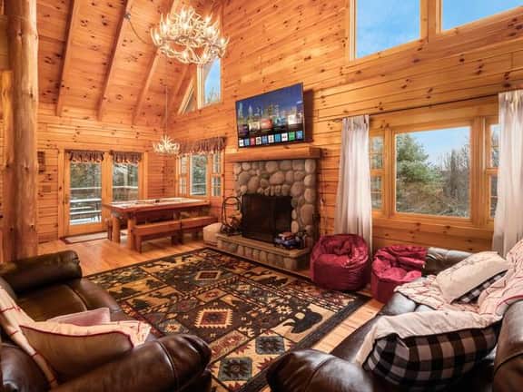 Sugar Grove Retreat - Hot Tub - Hocking Hills!