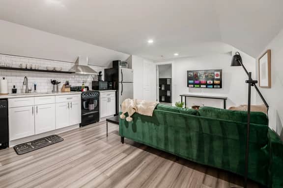 Columbus Getaway! Stylish Apartment!