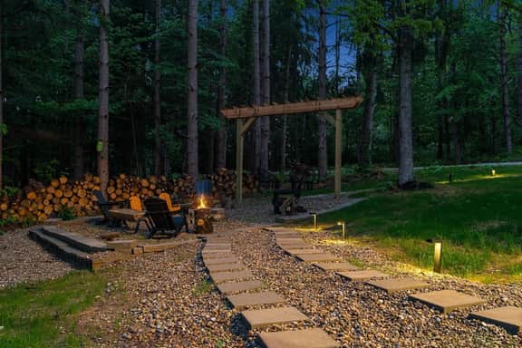 Hidden Hills Haven - Hot Tub, Fire Pit, Pool