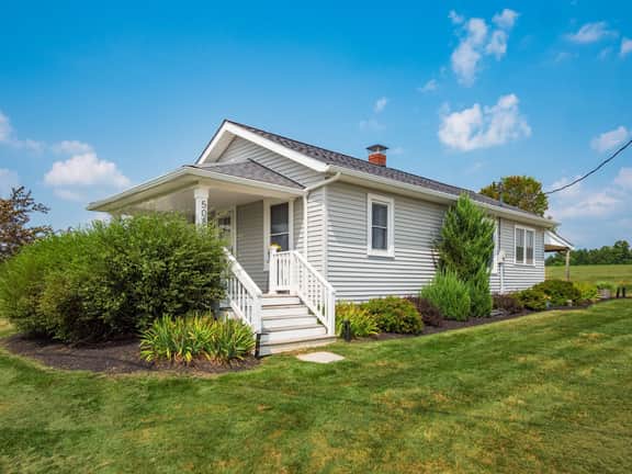 Sugar Grove Farmhouse - Hocking Hills! - Hot Tub!