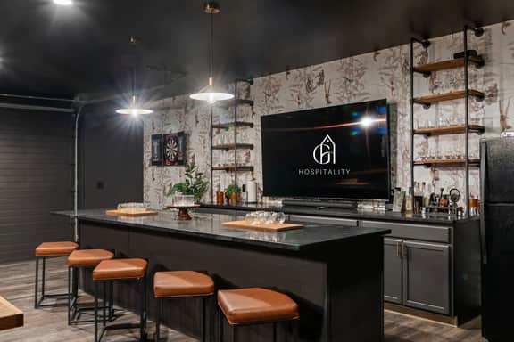 The Distillery - Golf Sim, Hot Tub, Game Room