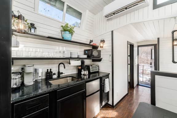 The Caboose + Pickleball, Hot Tub, Priva