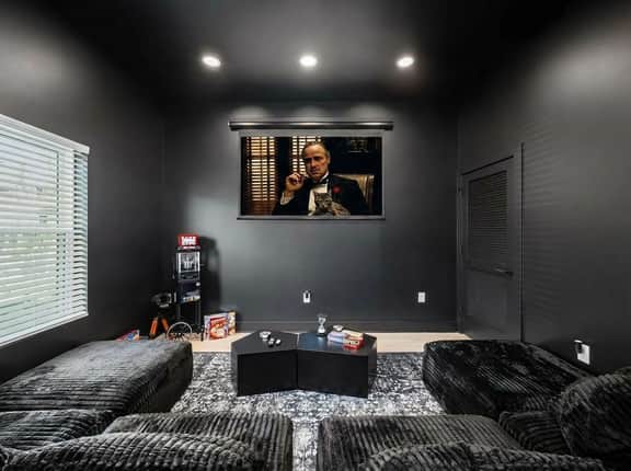 Cinema House - Theatre Room, Pool Table