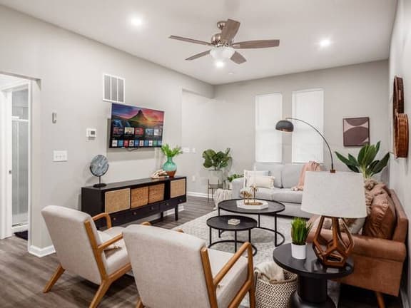 5BR Boho Home with Free Parking