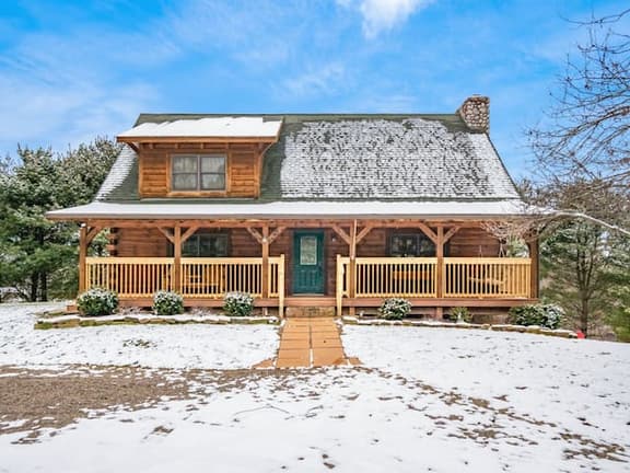 Sugar Grove Retreat - Hot Tub - Hocking Hills!