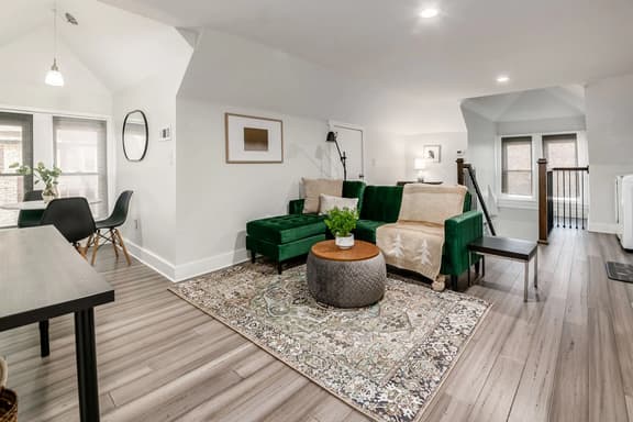 Columbus Getaway! Stylish Apartment!