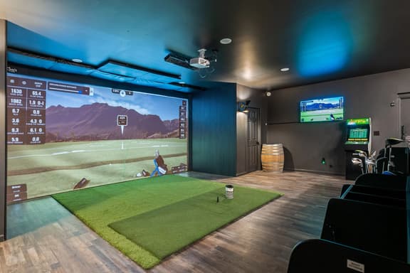 The Distillery - Golf Sim, Hot Tub, Game Room